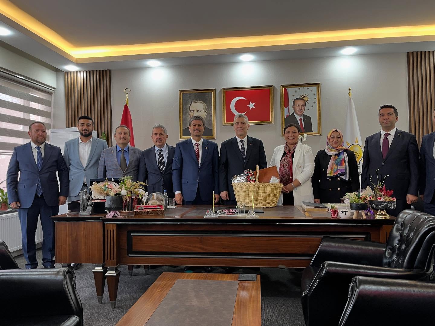 Necmettin Erkan ve Bakan Ömer Bolat’tan AK Parti İl Başkanlığı’na Ziyaret