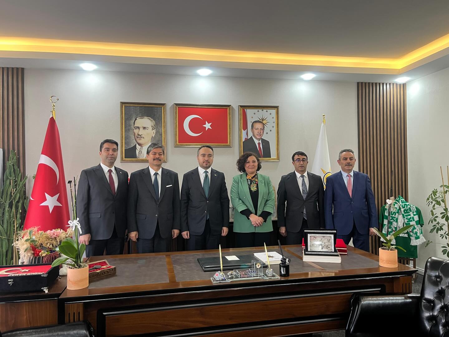 Necmettin Erkan, Bakan Yardımcısı Burak Demiralp’i AK Parti Kırşehir İl Başkanlığı’nda Ağırladı