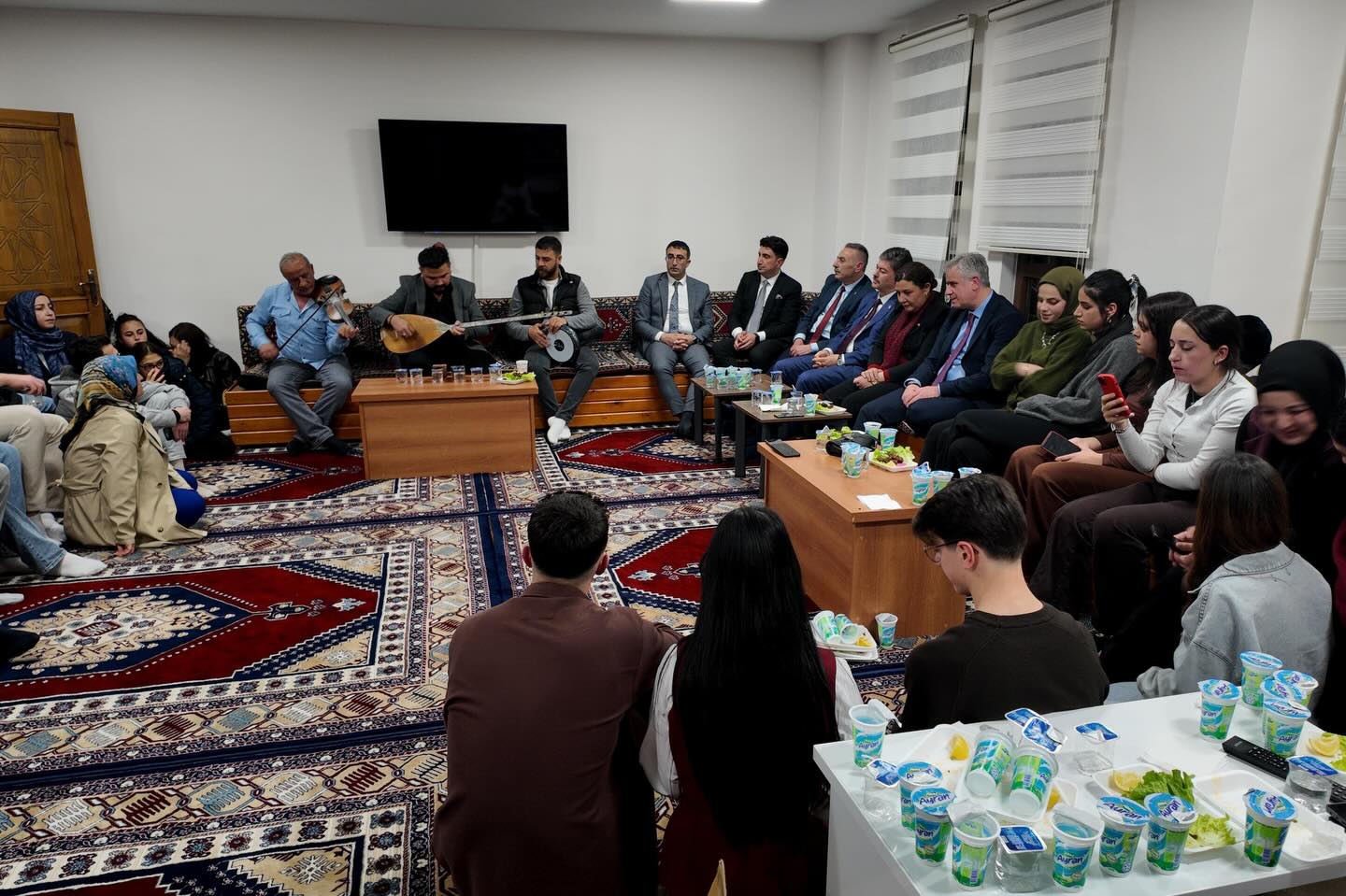 Necmettin Erkan ve Hasan Basri Yalçın Kaman’da Öğrencilerle Buluştu