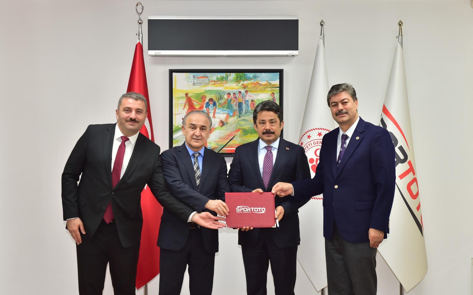 Kırşehir’e Yeni Stadyum Müjdesi: Proje İmza Töreniyle Resmiyet Kazandı